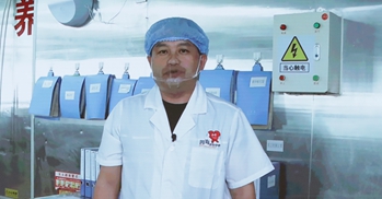 全國五一勞動獎章獲得者、陜西榆林四海食品配送有限責任公司生產(chǎn)班組組長 趙志新 李凡攝_副本.jpg